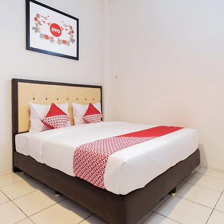Oyo 622 Bakti Homestay Medan Exteriör bild
