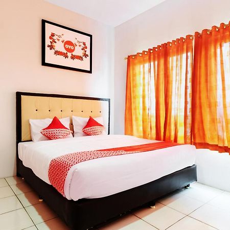Oyo 622 Bakti Homestay Medan Exteriör bild