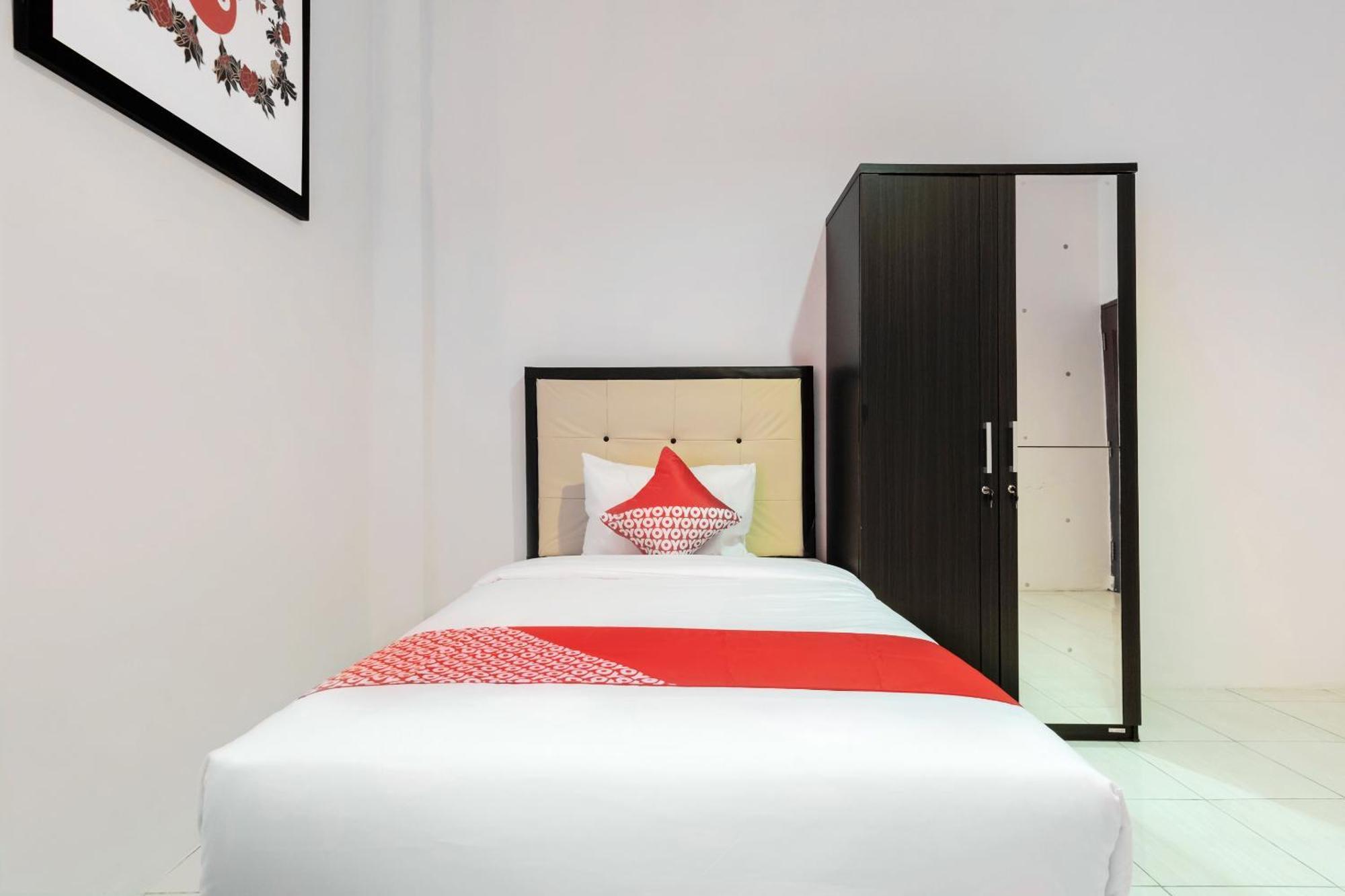 Oyo 622 Bakti Homestay Medan Exteriör bild