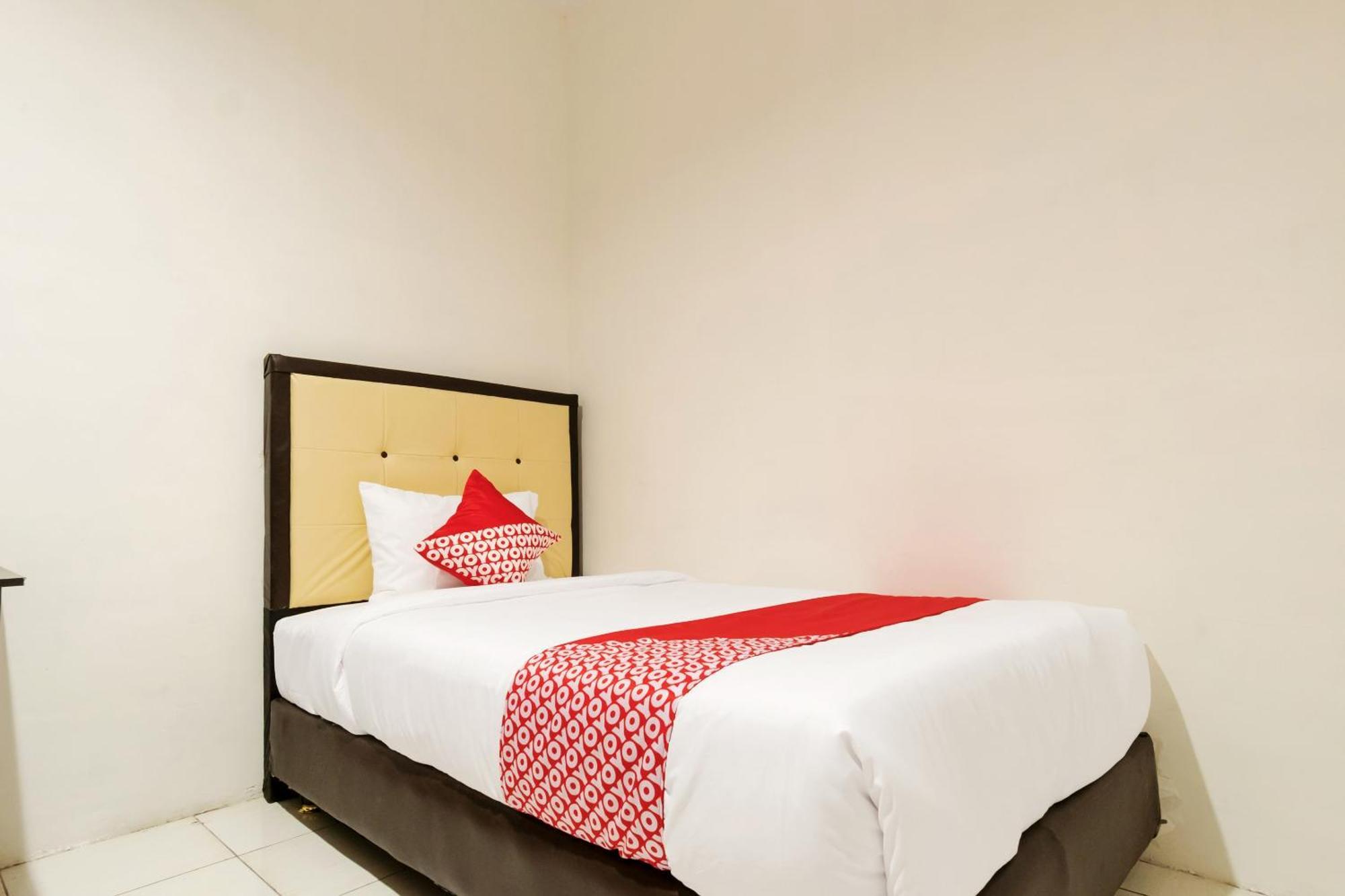Oyo 622 Bakti Homestay Medan Exteriör bild